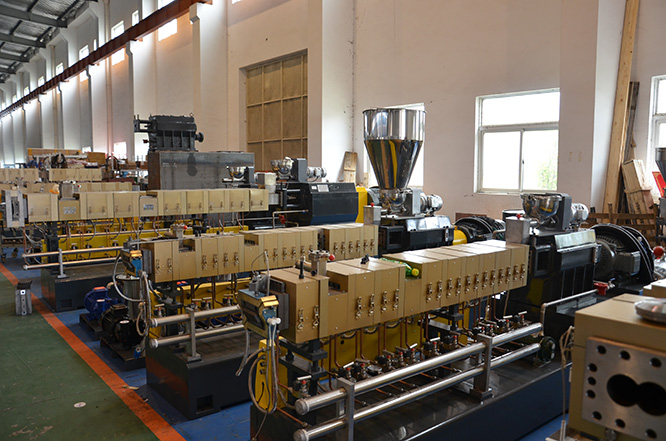 1500-2500高溶脂PP熔噴料，駐極母料，涂膜料專用雙螺桿擠出生產線全套交付!